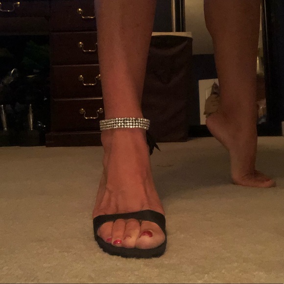 Nina Diamond Black Heels - Picture 4 of 6